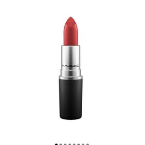 MAC AMPLIFIED CREME LIPSTICK:  DUBONNET